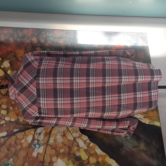 Pink plaid flannel shirt - Picture 2 of 5